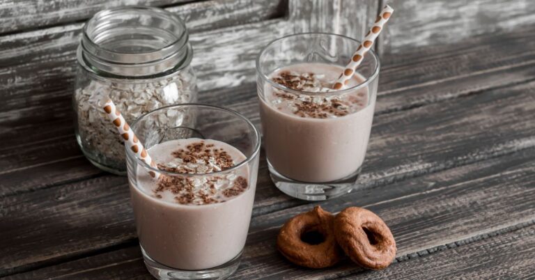 5 Essential Breakfast Oatmeal Smoothies To Get You Through The Week.